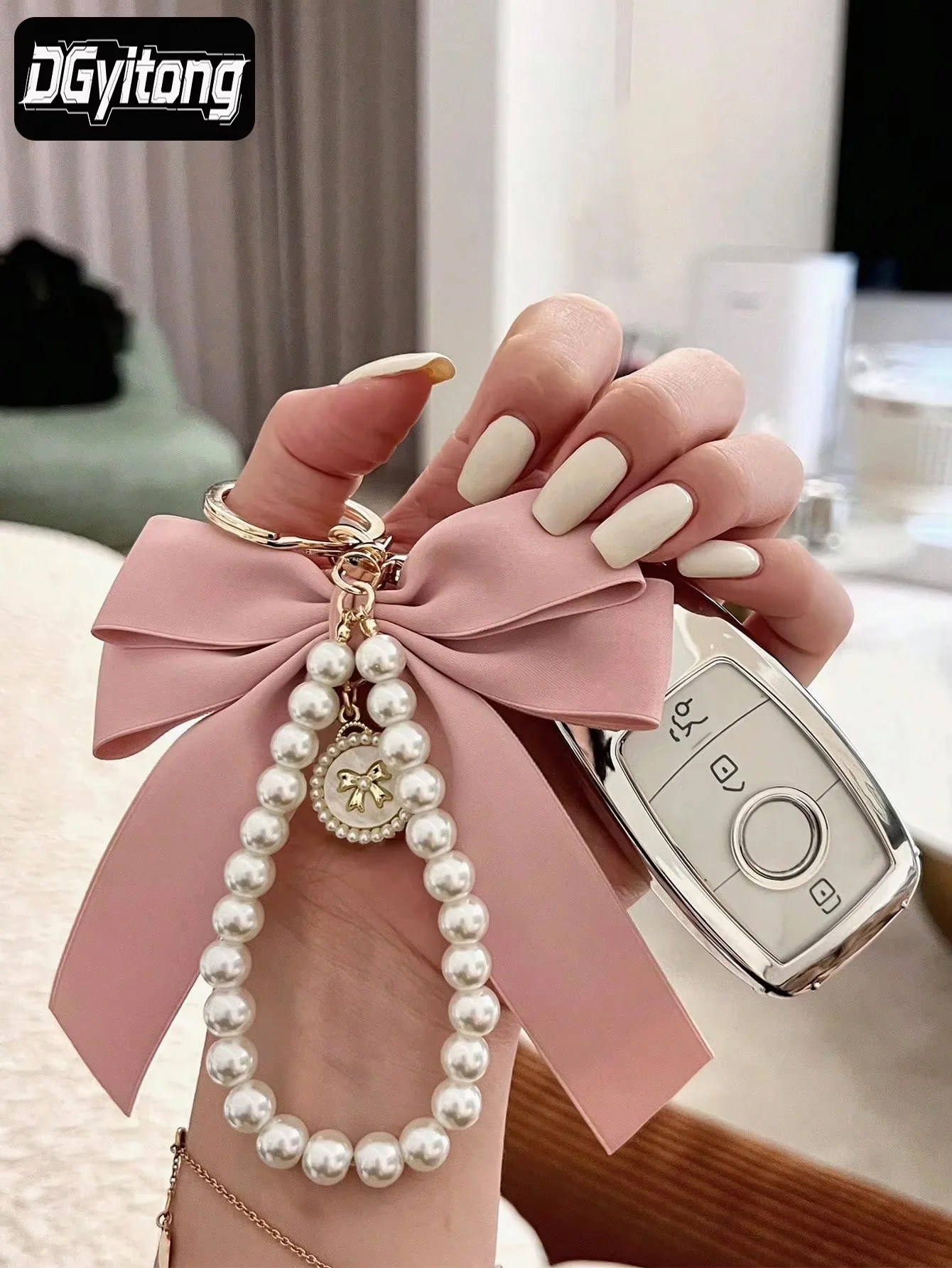 Creative Bow, Pearl Chain Keychain, Women's Fashion Bag Pendant, Car Keychain, Personalized Ribbon Necktie