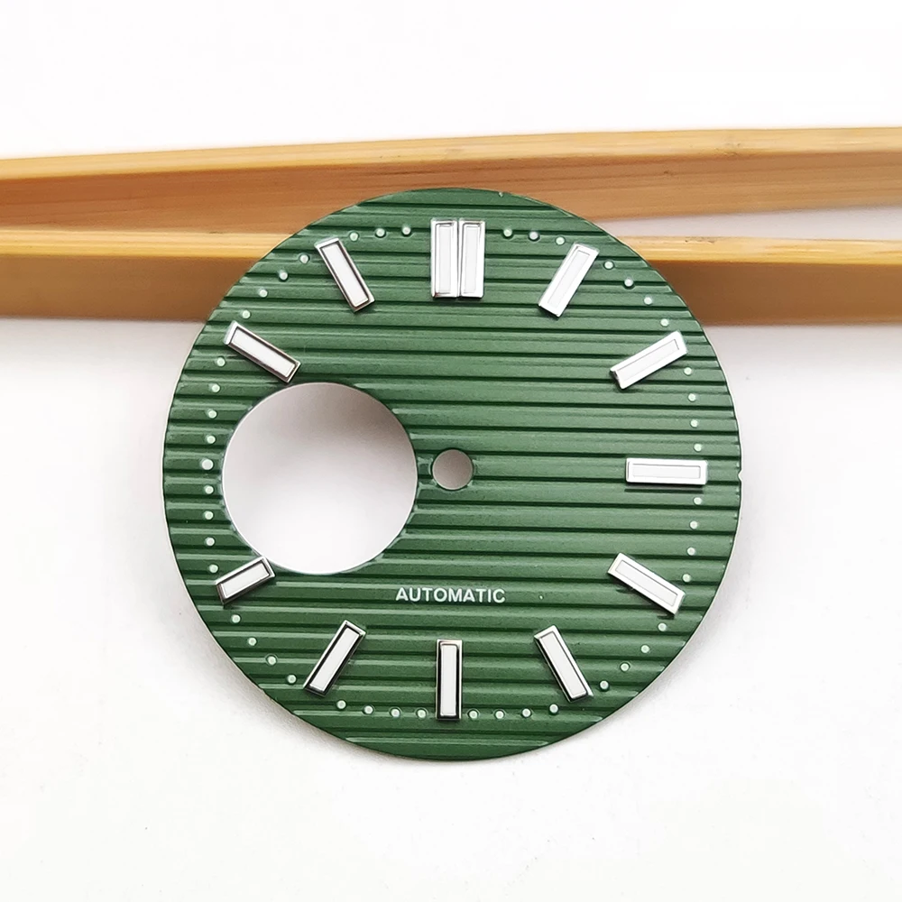 The 29.5mmsterile dial green luminous watch accessories are suitable for the NH38 calibre