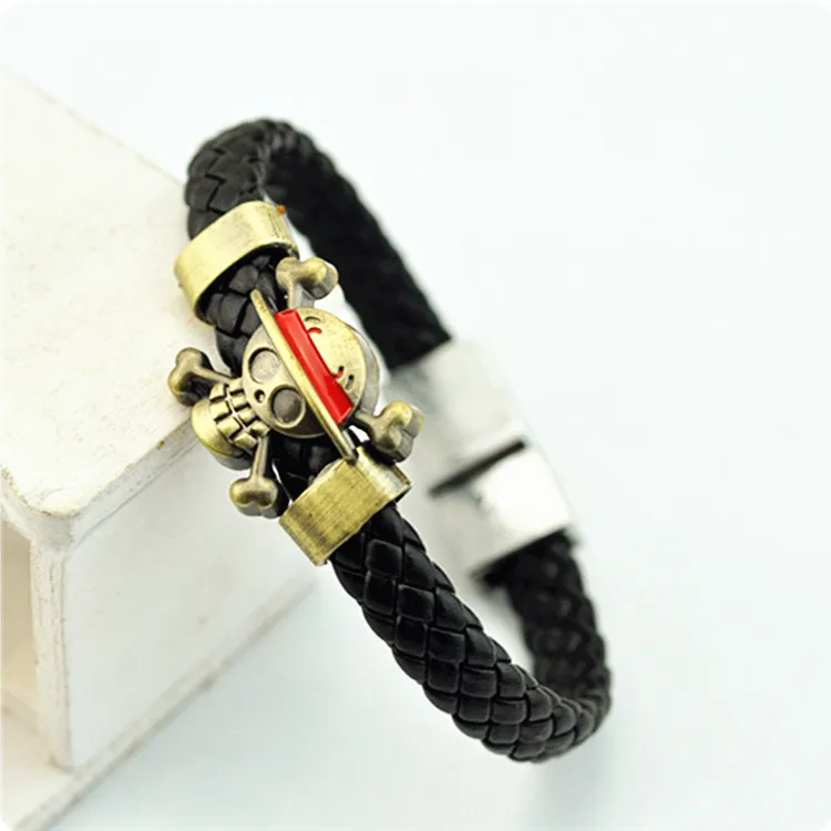 Animated Bracelet One Piece Death Skull Logo Magnetic Clasp Head Simple Elegant Accessories Personal Wristband Wholesale