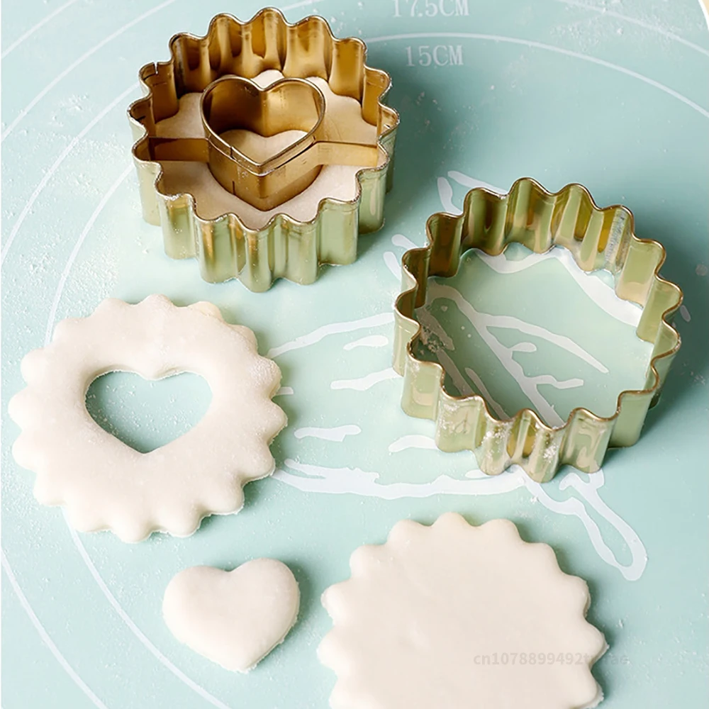 Stainless Steel Heart Shape Pastry Biscuit Mold Jam Sandwich Valentine\'s Day Cookie Cutter Biscuit Embossing Molds Baking Tool