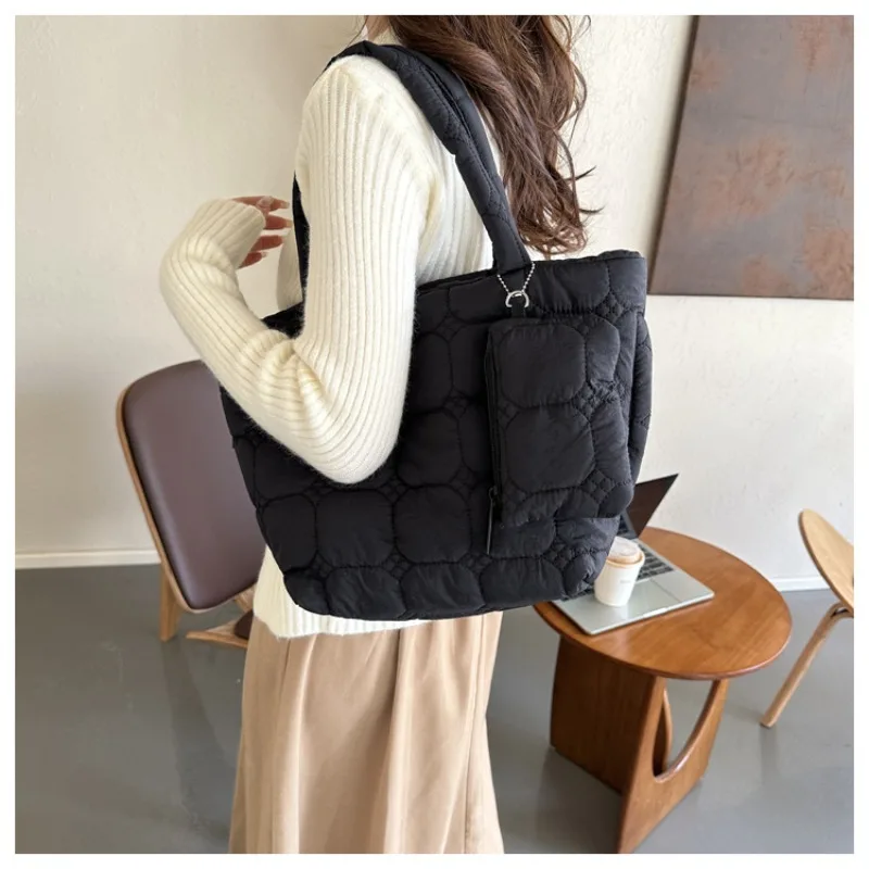 

Winter New Space Cotton Tote Shoulder Bag Underarm Women's Cotton Coat Shoulder Bag Embroidered Thread Handheld Shoulder Bag