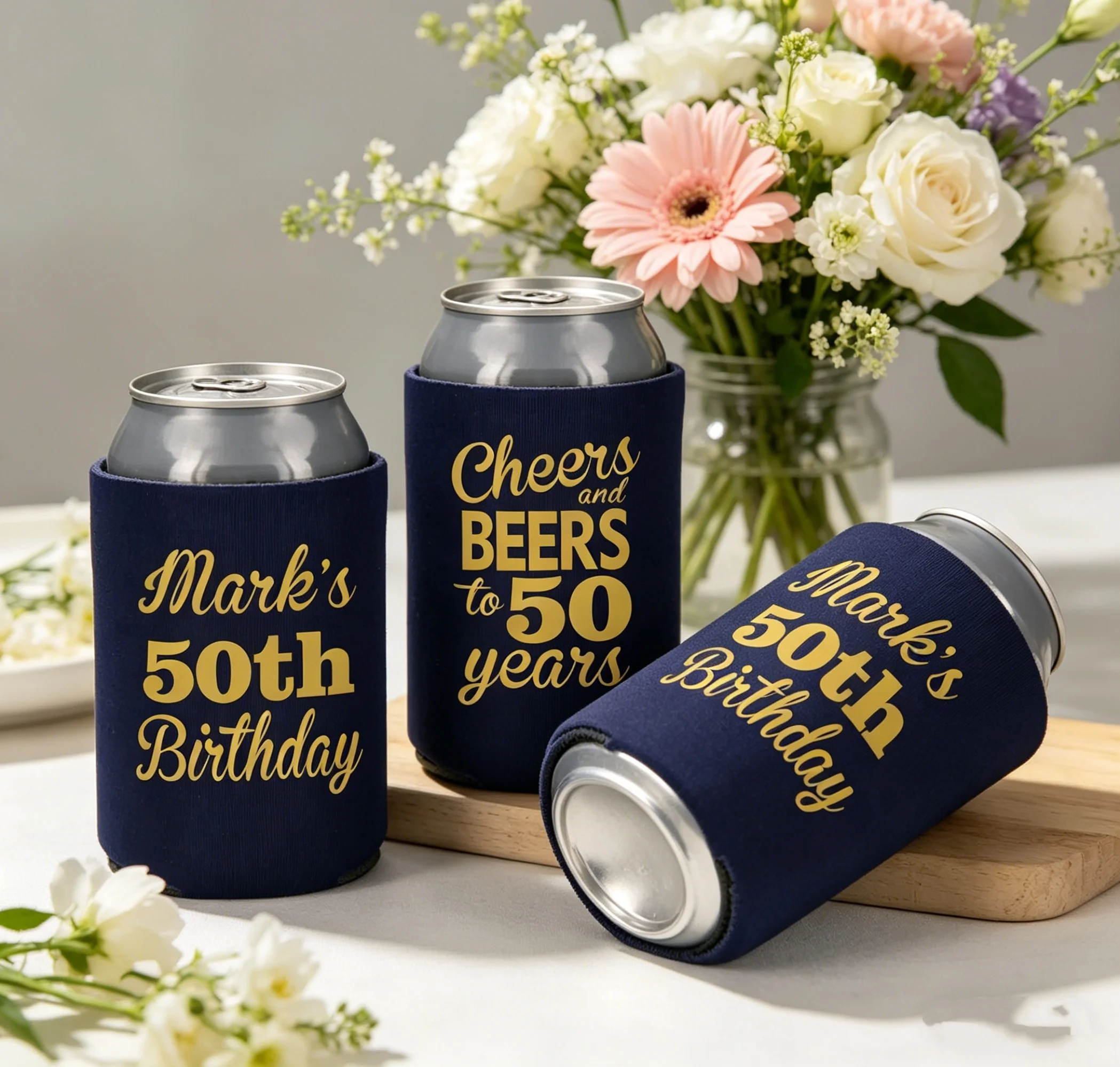 Enfriador de Latas Personalizado para el 50º Cumpleaños, Porta Latas de Cerveza con Nombre Personalizado, Recuerdos para el 50º Cumpleaños, para Él, Aislado