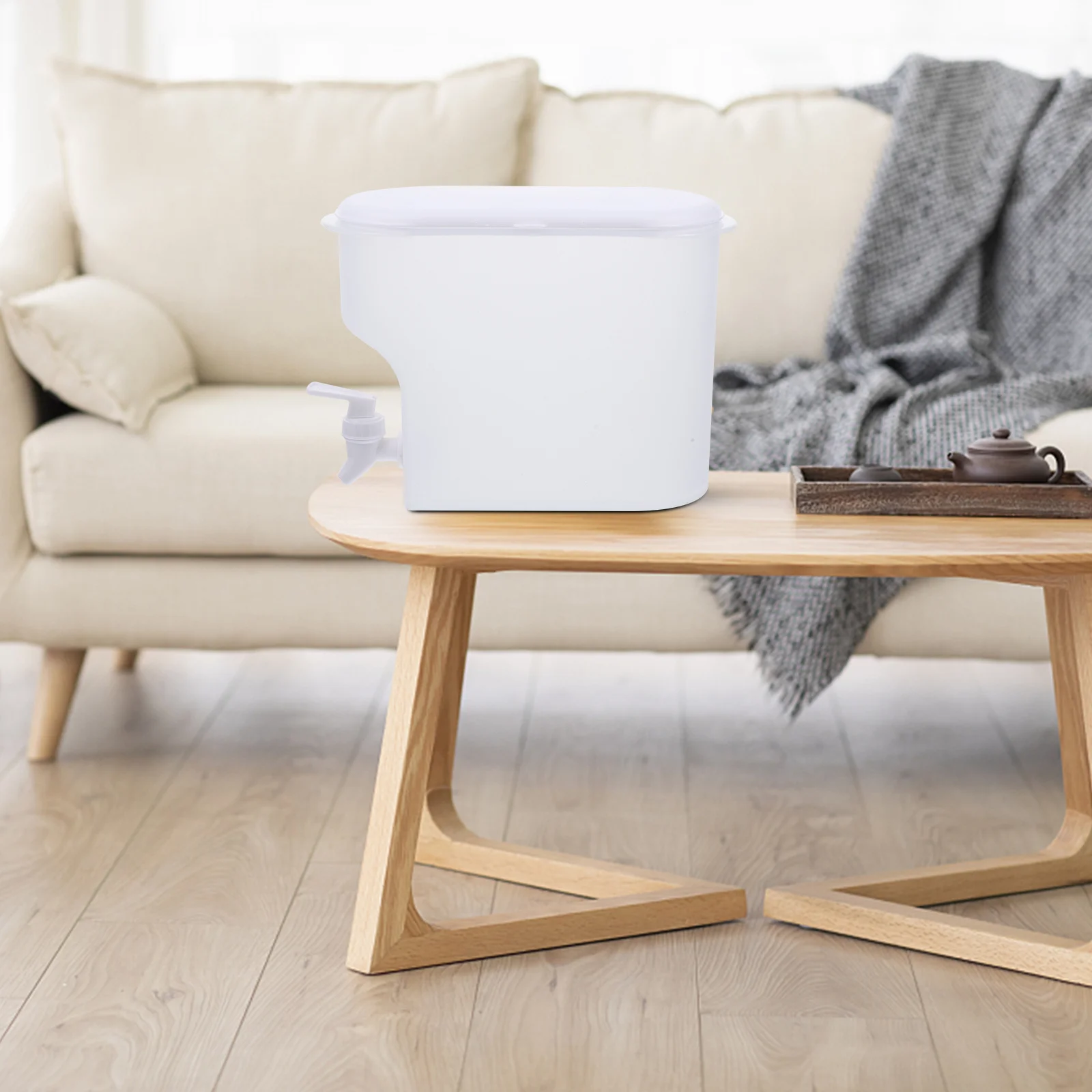 

Large Capacity Cold Water Bucket Sturdy PP Material Beverage Container Refrigerator Juice Pot Drink Dispenser Faucet