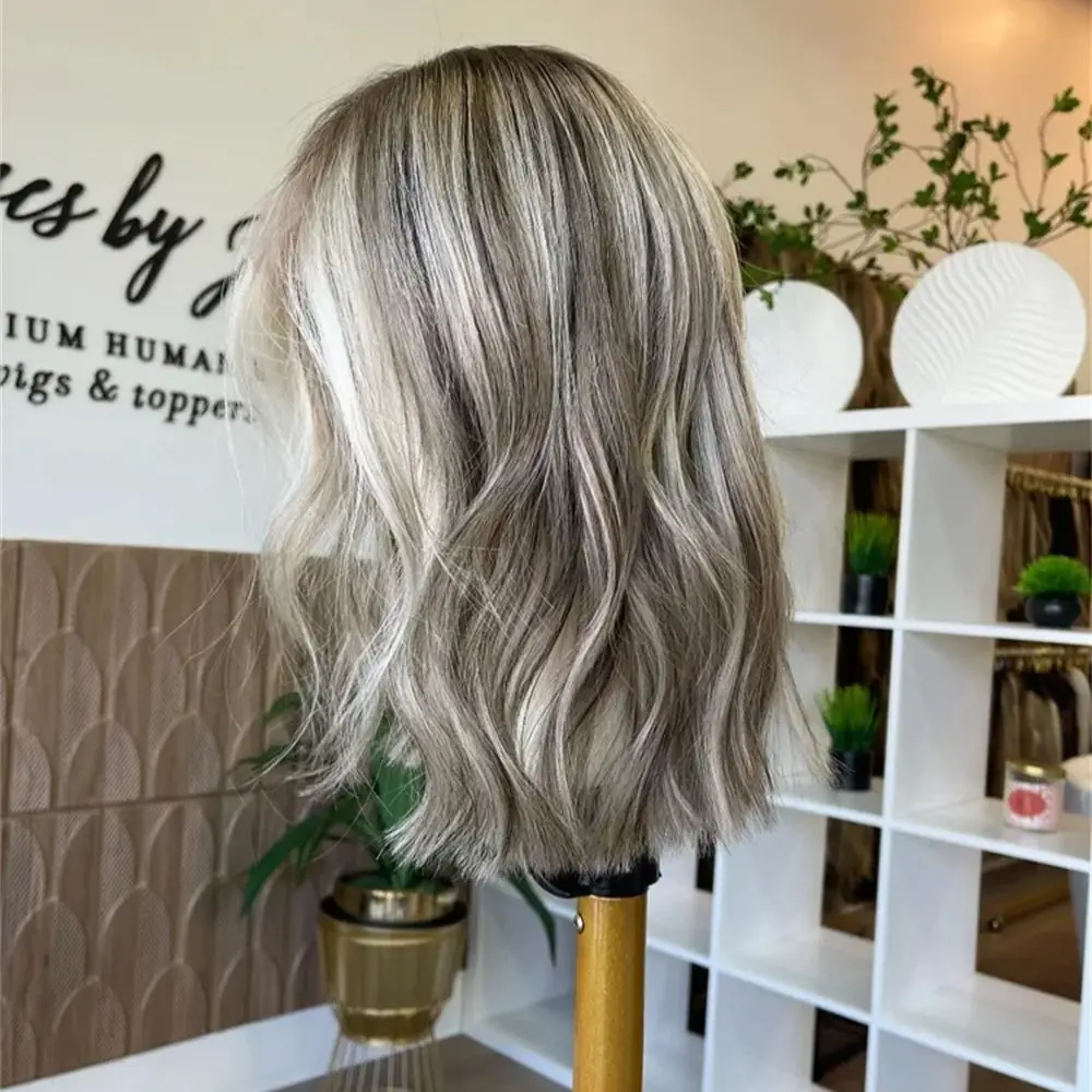 

Парик с короткими свободными волнами цвета пепельного блонда с мелированием, для повседневного использования, для косплея и вечеринок, синтетический парик с эффектом балаяж, короткий волнистый парик с кружевной передней частью для женщин