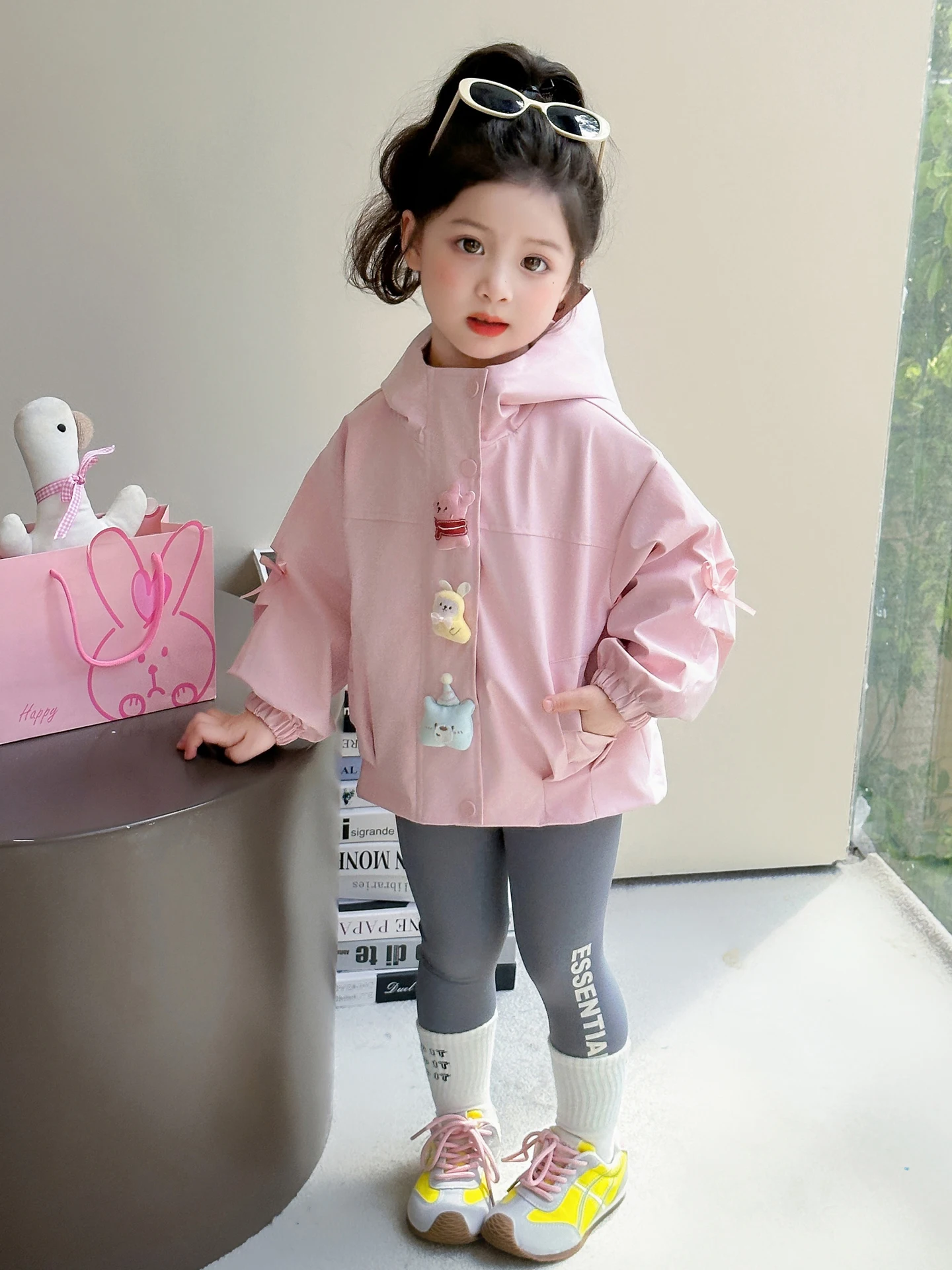 女の子用冬用コットンジャケット、漫画デザイン、フード付き、保温性、ファッショナブル、多用途、カジュアル、ロング丈、ジッパー付き