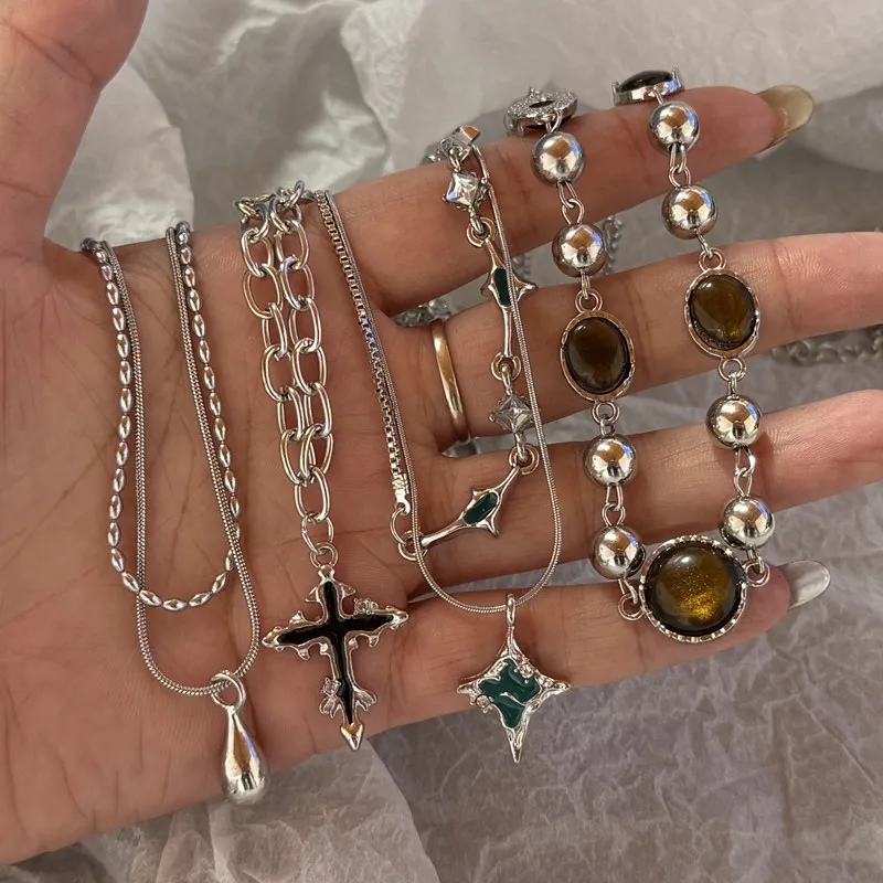 Fashion Brown Bead Vintage Beaded Necklace for Women Girls Clavicle Chain Aesthetic Jewelry Sweater Chain Metal Y2K Accessories