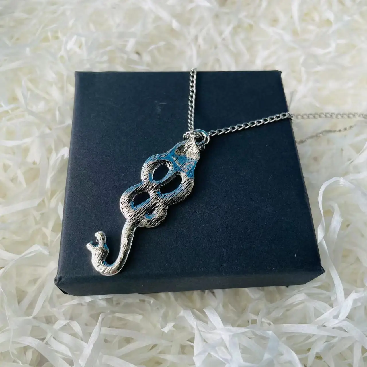 Skull Head Snake Tail Pendant Props Vintage Paper Box Set Halloween Christmas Easter Thanksgiving Birthday Gift Anime Cosplay