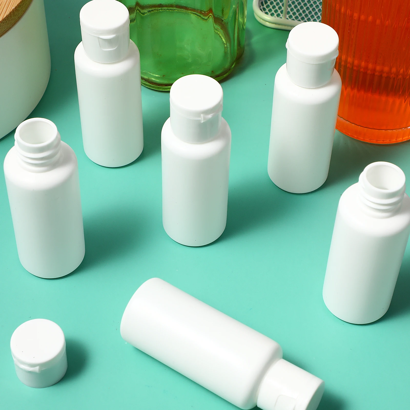 

30pcs Plastic Bottles Durable Travel Toiletry Lotion Sub Bottles Dispensers Refillable Container Smooth Surface Large Opening