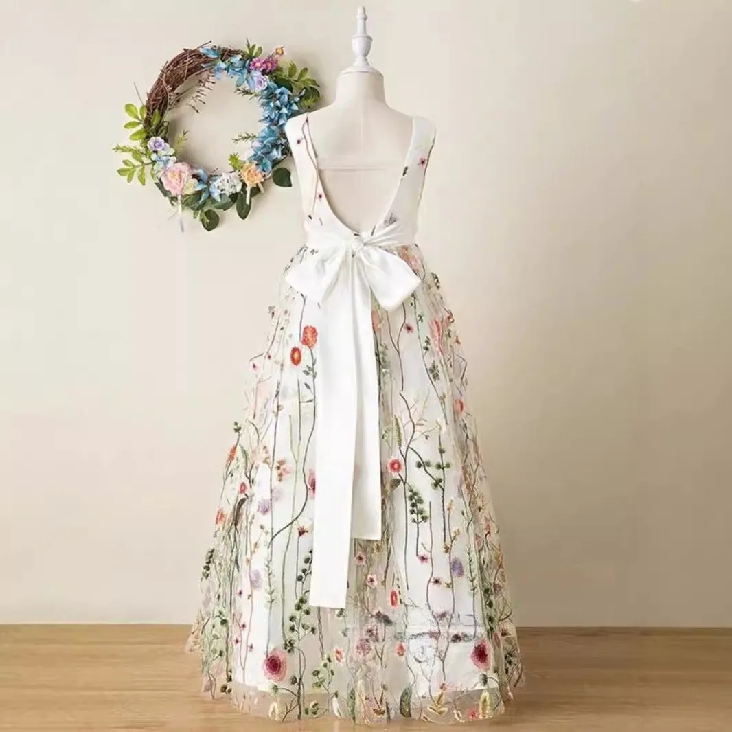 Bohemian Lace Embroidered Kids Wedding Gown Sleeveless Tulle Back Bow Flower Girl A Line Floor Length Dress