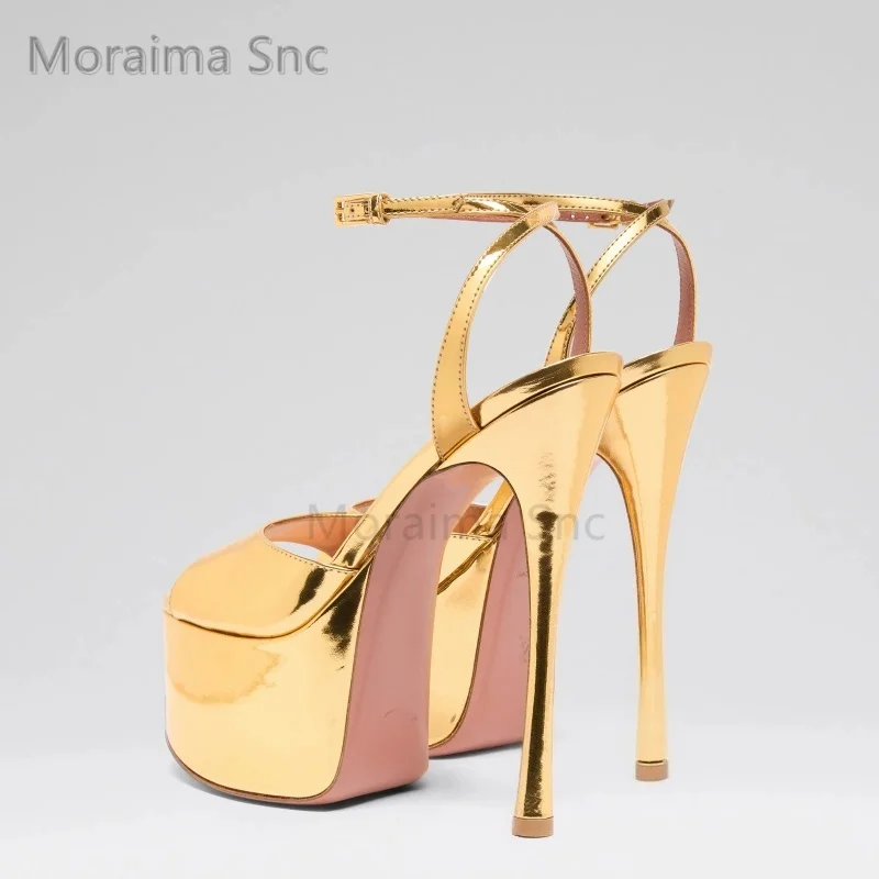 

Женские сандалии на высокой платформе с открытым носком, золотисто-черные лакированные кожаные туфли на высоком каблуке с ремешком на щиколотке, вечерние туфли на шпильке для подиума, летние