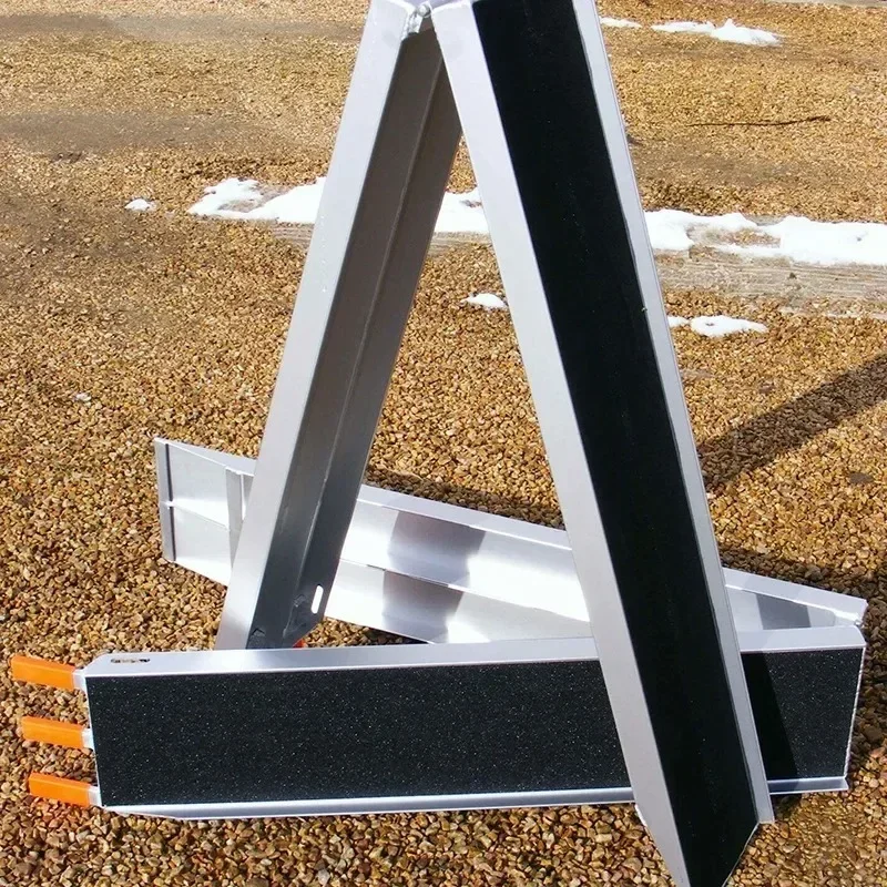 Mobile pedal folding, aluminum alloy ramp ladder