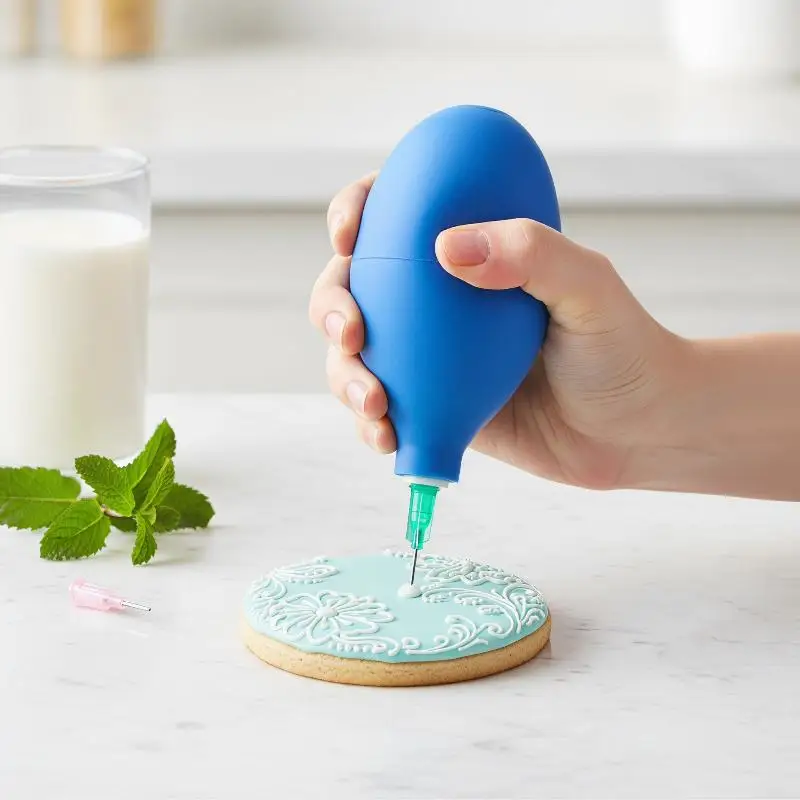 Ceramic Pottery Glaze Applicator Rubber Squeeze Bottle With Plastic Steel Needle Tip For Fine Clay Art Detailing