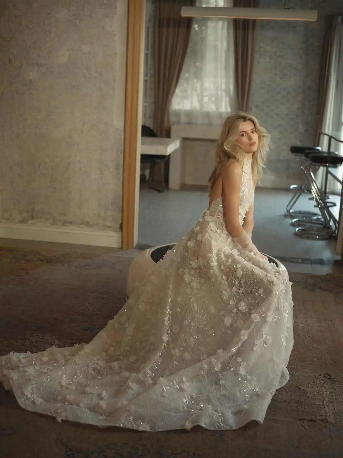 Splendido abito tubino Abiti da sposa Senza maniche Halter Full Flower Appliques Abiti da sposa Plus Size Abiti da sposa personalizzati