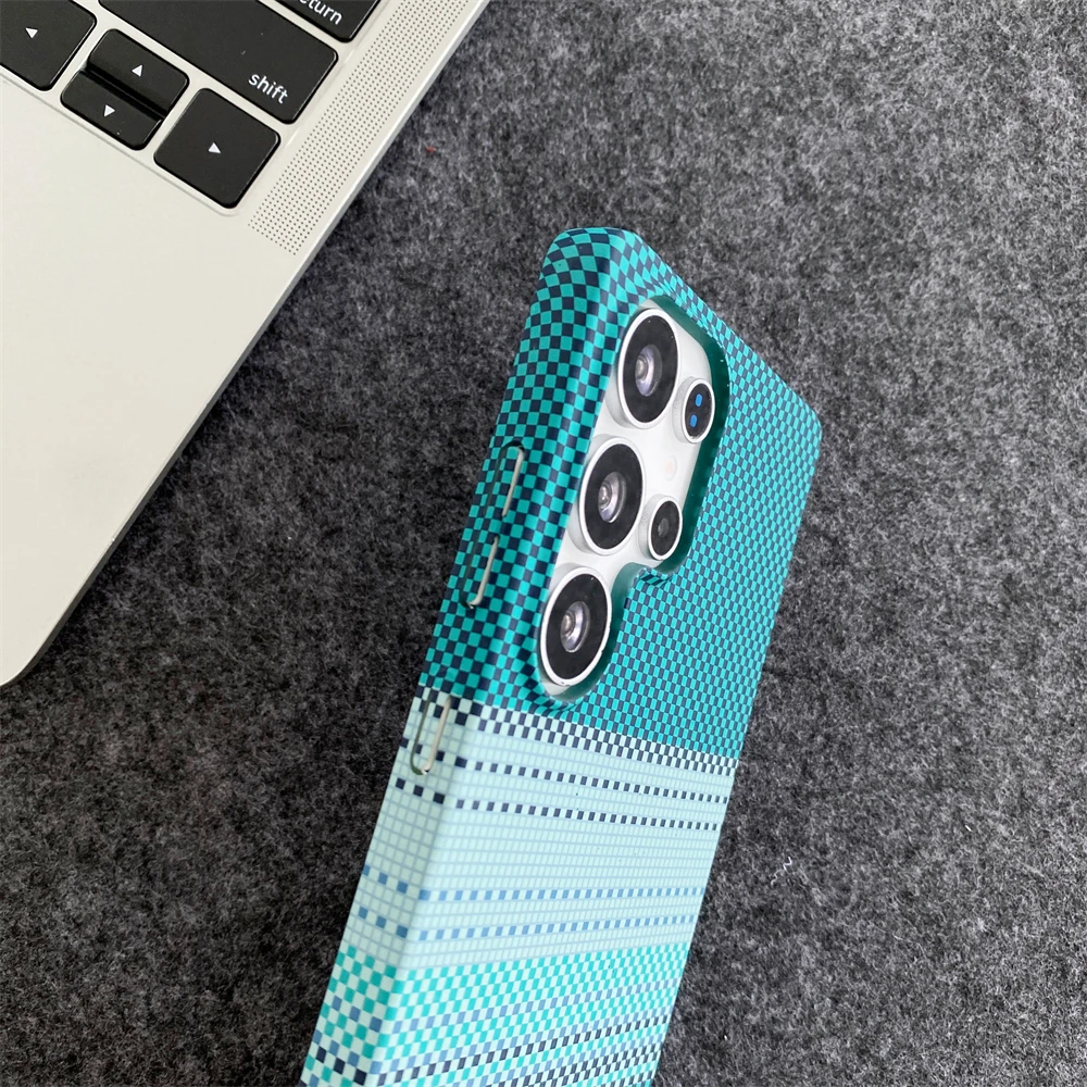 حافظة رفيعة بنمط ألياف الكربون المتدرجة لهاتف سامسونج جالاكسي S25 Plus S24 S23 Ultra غطاء مغناطيسي مقاوم للصدمات Funda