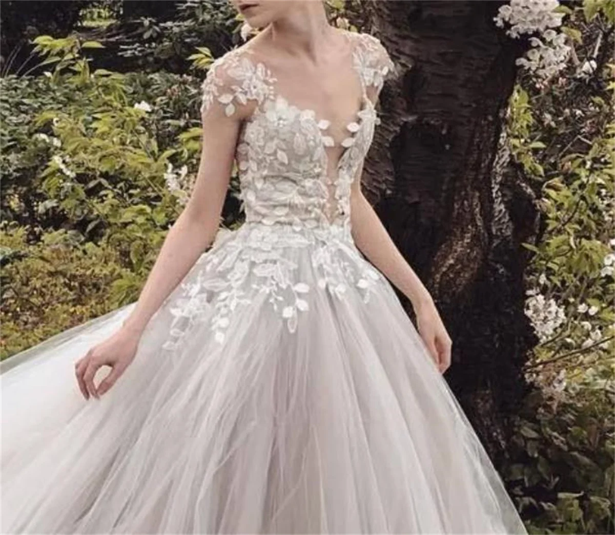 Vestido de novia personalizado con cuello en V, manga corta, flor, hoja, encaje bordado, gasa, tul blanco, elegante, Espalda descubierta, tren largo, 2023