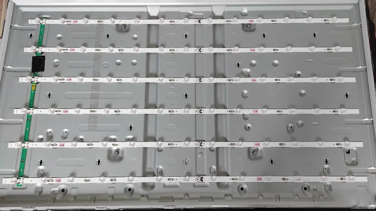 

Светодиодная лента для HG50EF690U UA50KU6310J UA50KUF31EJXXZ UA50MU6100S UE50KU6092U UA50MU7000 UA55KU8300J UE50KU6072U CY-GK050HGNVHH