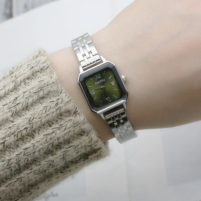 Orologi quadrati alla moda da donna Cinturino in lega d'oro 2025 Orologi da polso al quarzo da donna di lusso Qualità Orologio femminile in scala romana