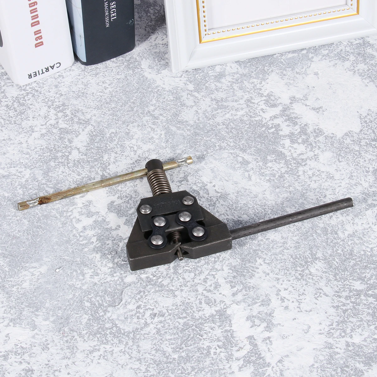 

Universal Bike Chain Splitter Breaker Repair Tool Rubber Handle Anti-Slip Compact Portable For All Common Chains