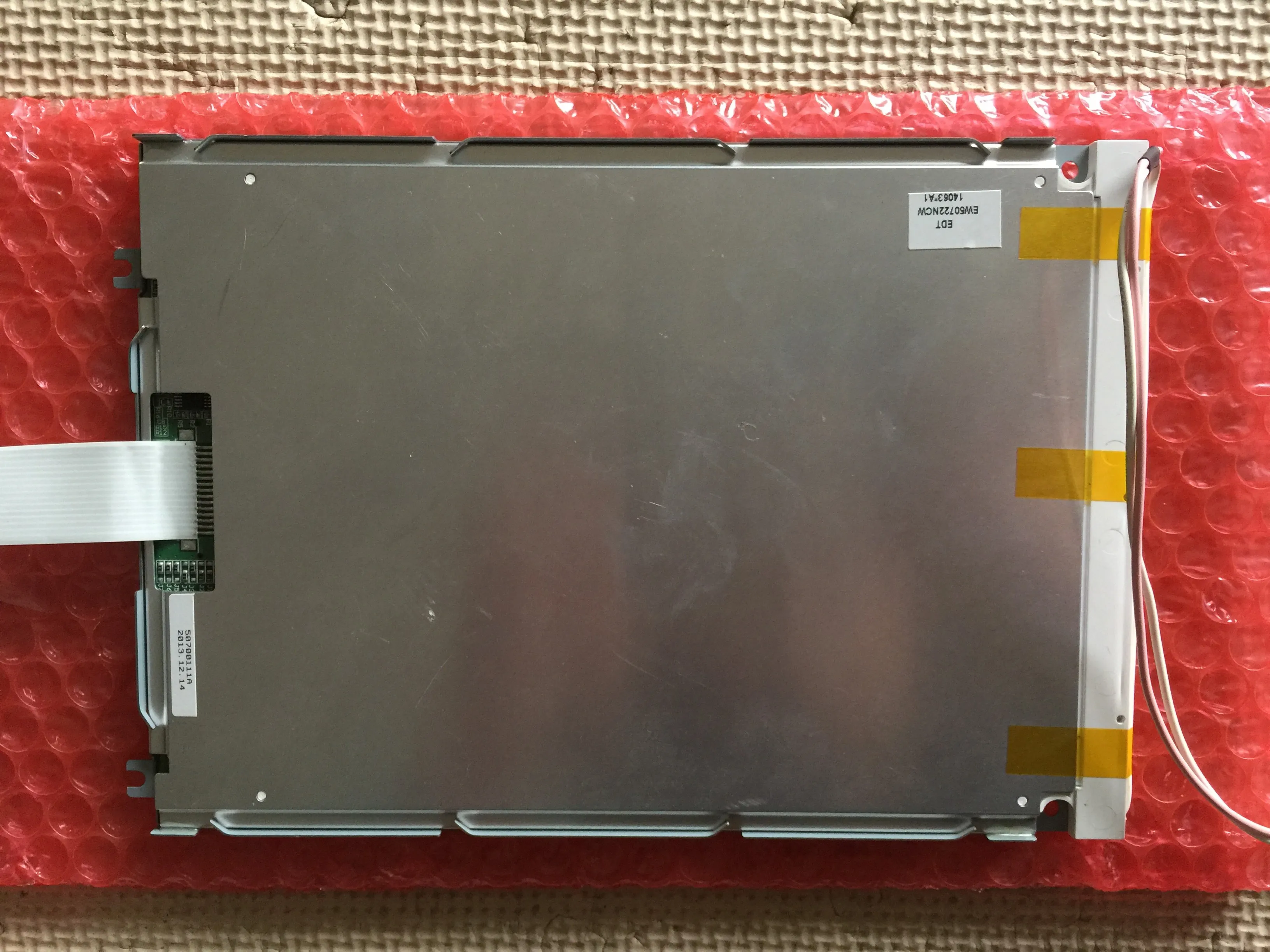 

EW50722NCW LCD Display Panel