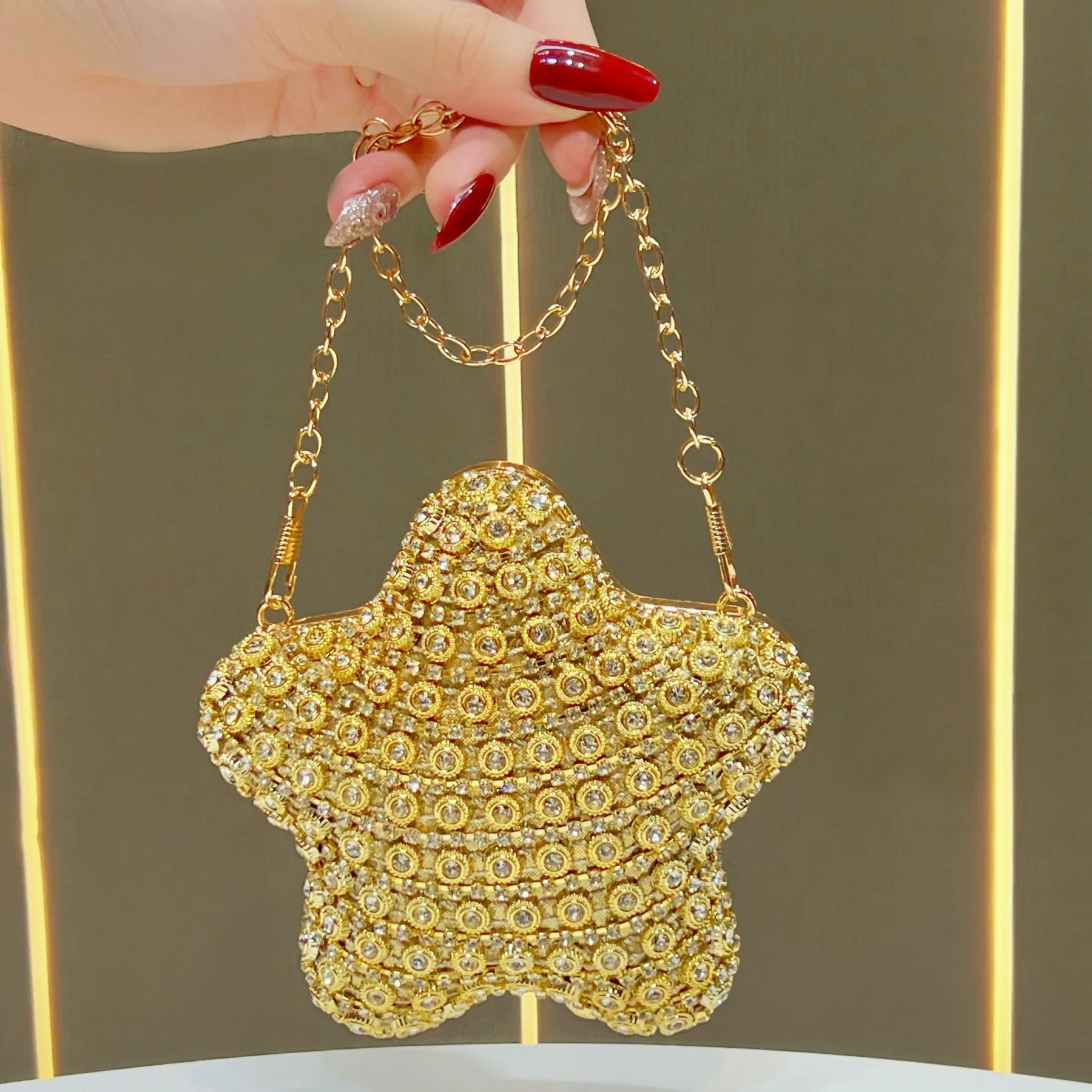 New lipstick fashionable and exquisite small diamond-encrusted hand  star chain, messenger  bag, female.