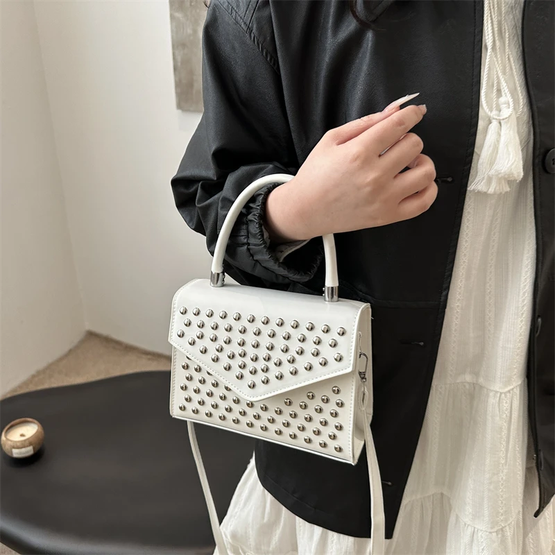 Designer Nieten Umhängetasche mit kurzem Griff Handtasche Mode Mini kleine Handytasche Geldbörse solide Pu-Leder Damen Umhängetaschen – Detail 19