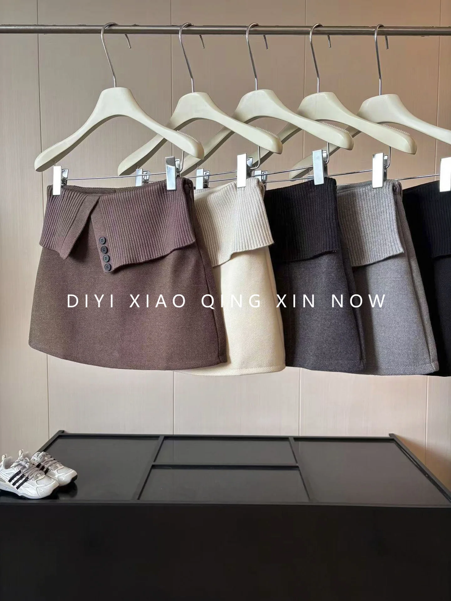 DIYI Grey Button Short Skirt Women's Fashionable Autumn 2026 High Waist A-Line  Skirt Polyester Fiber Fake Two-Piece Suit
