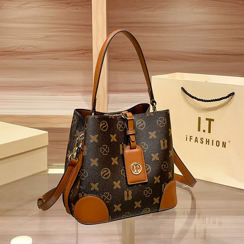 borsa-fasciatoio-di-lusso-unica-da-donna-borsa-a-tracolla-designer-elegante-borsa-tote-minimalista-chic-in-pelle-grande-capacita