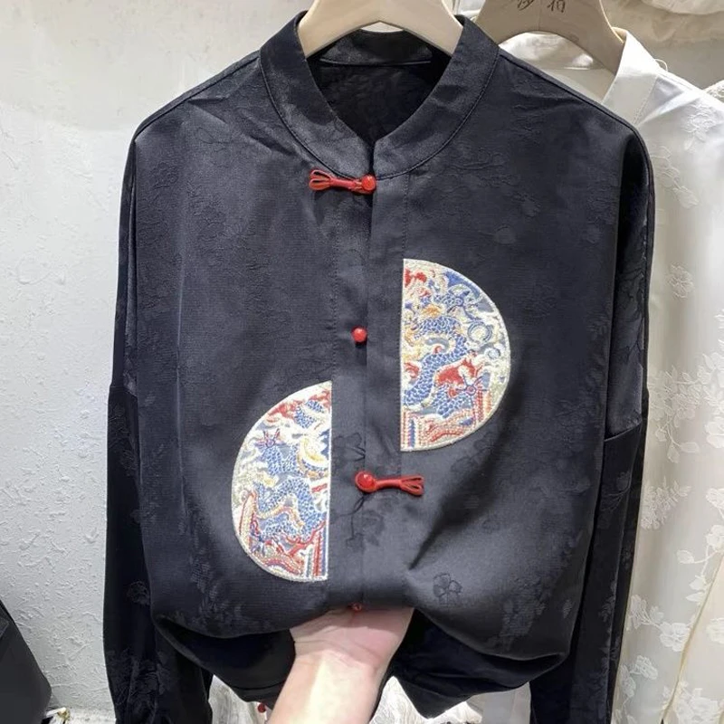 Imagem -06 - Camisas Chinesas Bordadas de Estilo Étnico para Mulheres Blusas de Cetim Vintage Gola Chique Manga Comprida Tops Soltos Elegante Primavera 2023