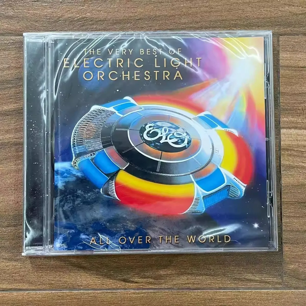 

Electric Light Orchestra All Over The World: The Very Best of –Pop Rock Compilation Album with Sci-Fi Visuals for Devoted Fans