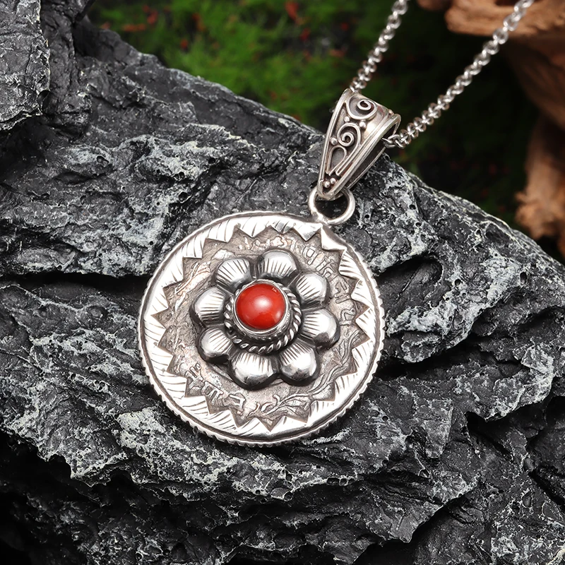 Retro roter Edelstein eingelegte Lotus Anhänger Halskette für Frauen Geburtstags feier elegante Schmuck Kleidung Accessoires Geschenke