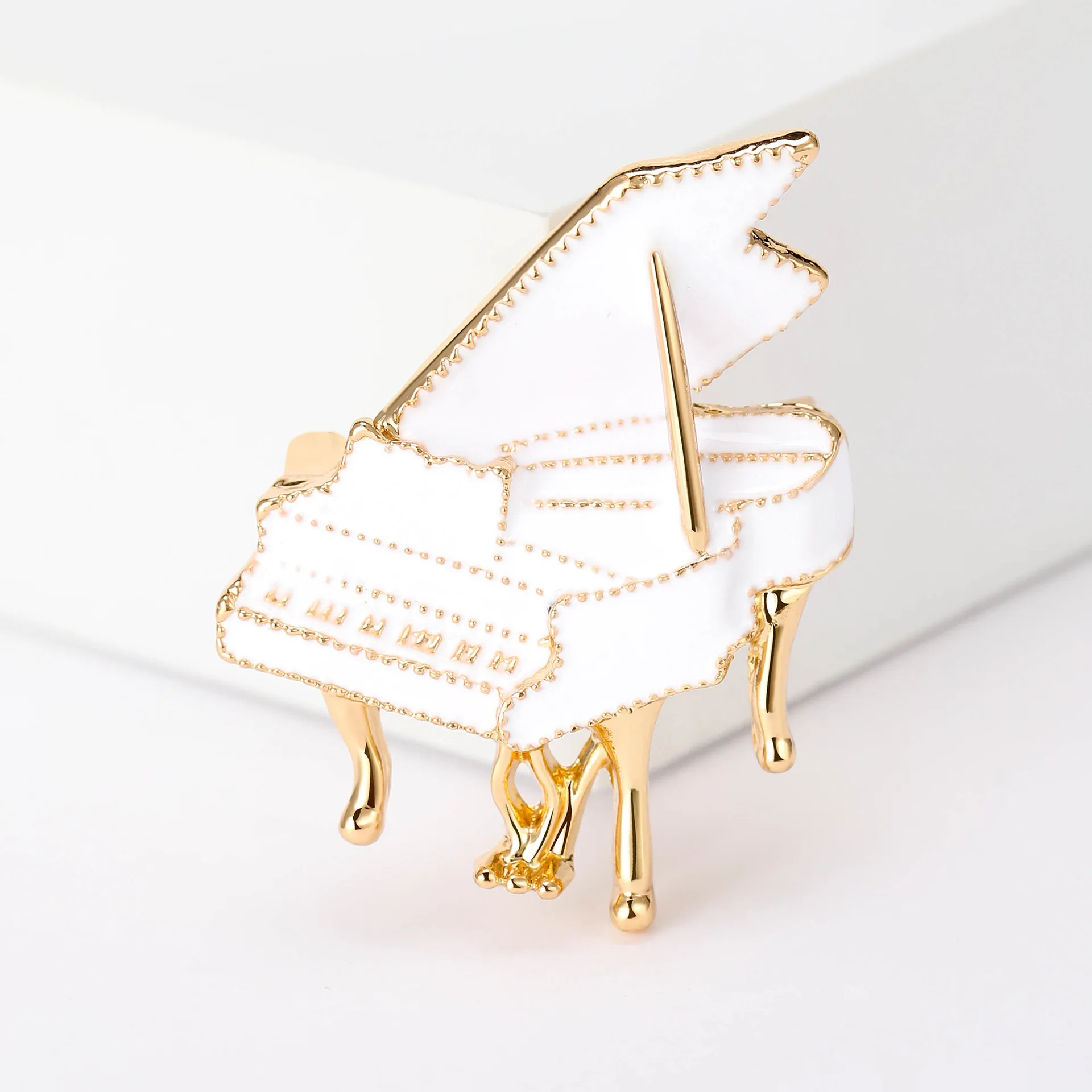 Elegant Enamel Piano Brooches For Women Men Fashion Alloy Instrument Music Party Casual Brooch Pins Jewelry Gifts