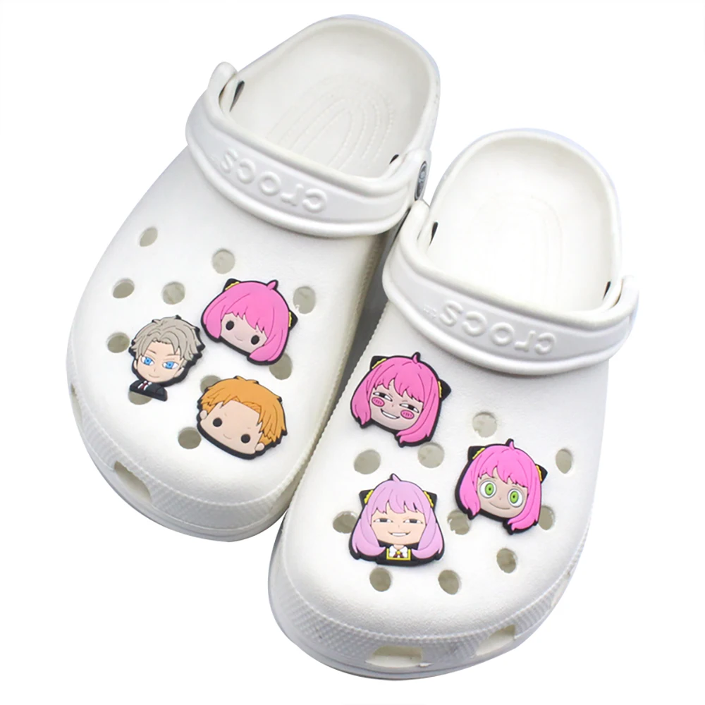 1 pz Manga giapponese ciondoli per scarpe Hot Anime Spy Family accessori per scarpe in PVC decorazione fibbia Fit Party regali per bambini all'ingrosso