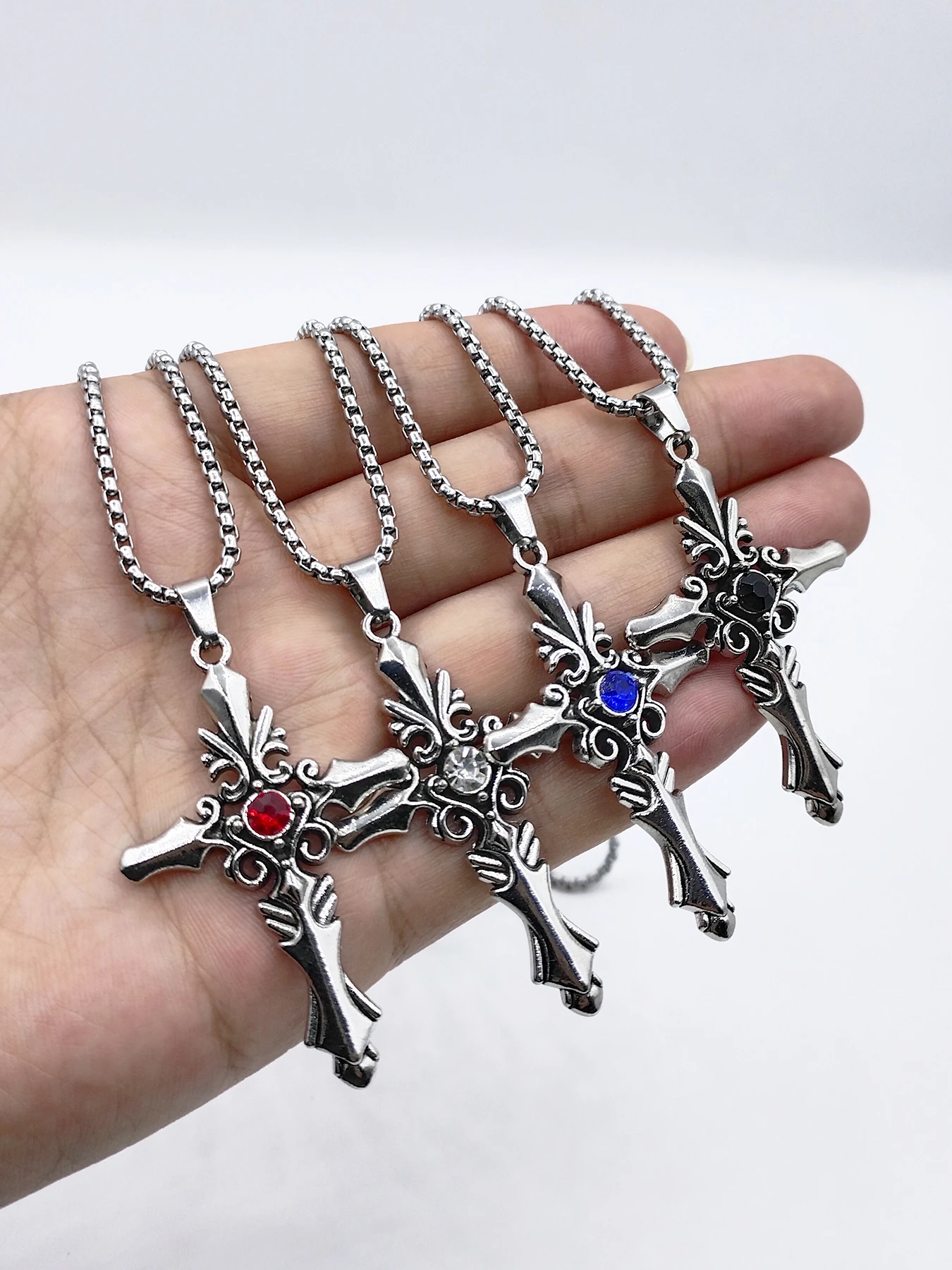 1 piece Antique Jesus Cross Never Fade Stainless Steel Chain Screw Man Necklace Bling Two Tone Pendant Street Hip Hop Male Jewel