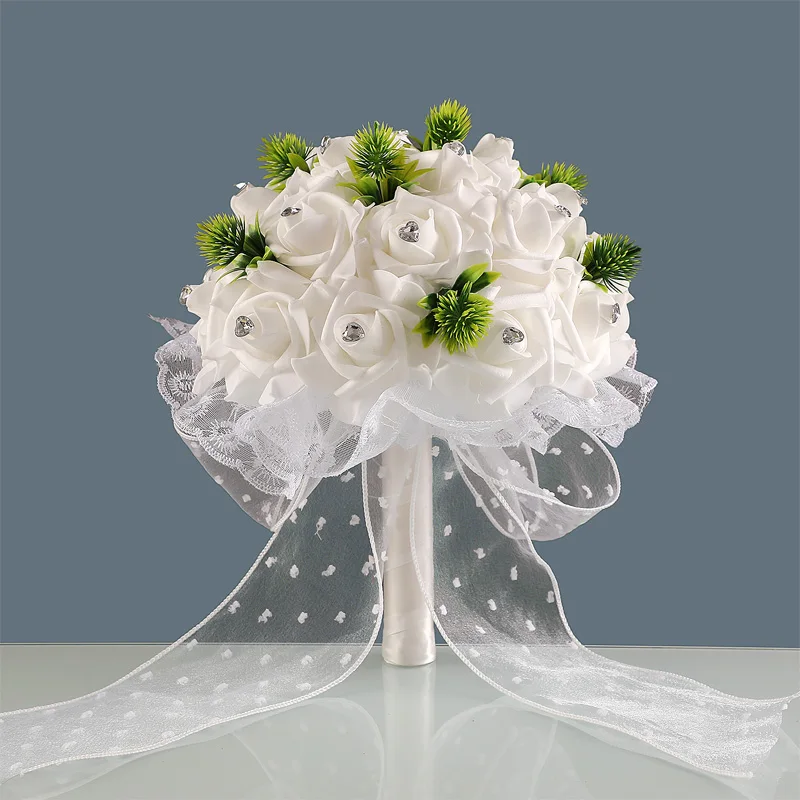 buque-de-casamento-de-fadas-encantadas-rosas-artificiais-brancas-delicadas-com-pingente-de-coracao-de-cristal-envoltorio-de-renda-etereo-perfeito-para-noivas