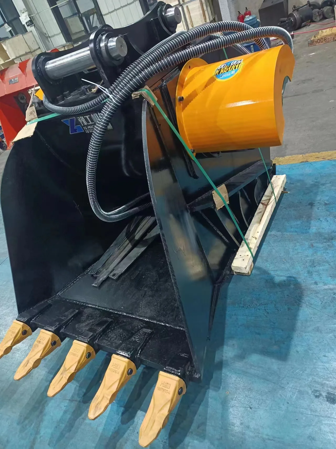 Powerful Excavator Crusher Bucket for Large-Scale Crushing Operations Heavy-Duty Performance