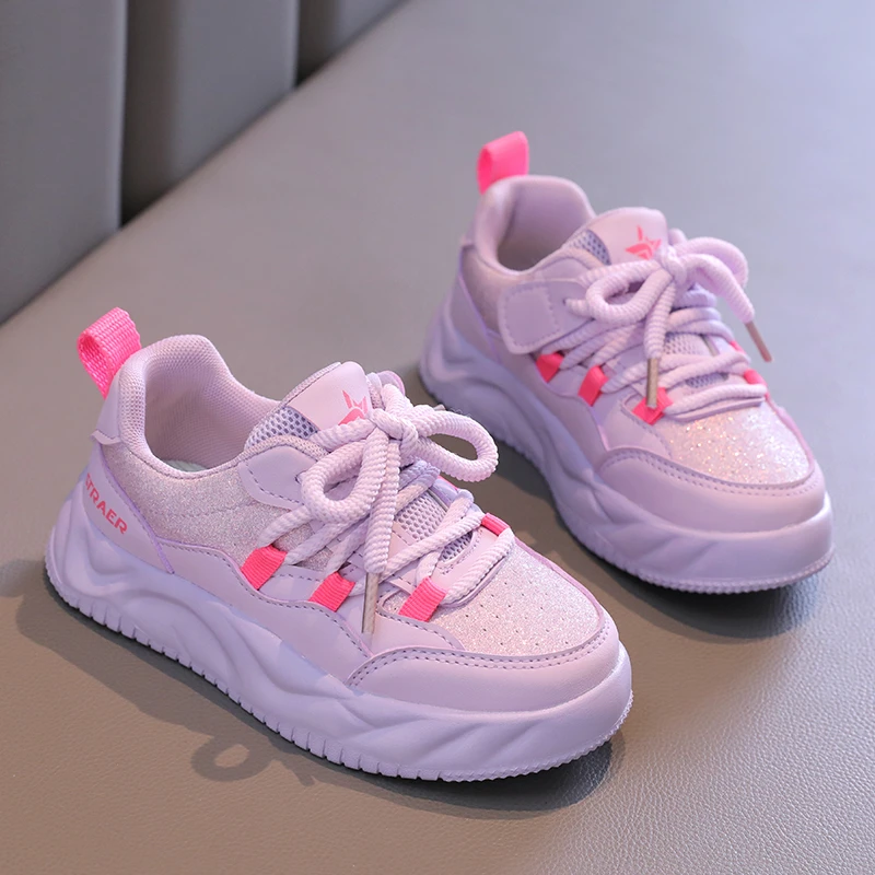 Kinder Turnschuhe 2024 atmungsaktive weiche rutsch feste Jungen Mädchen Einzels chuhe vier Jahreszeiten Modelle rosa Kinder Baby gepolsterte Kinder schuh