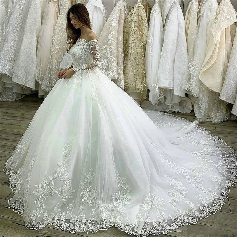 Luxurious Straight Neck Lvory Sweetheart Beautiful Wedding Dresses Lace Appliques Pleated Long Boho Wedding Gown  Bride Dresses