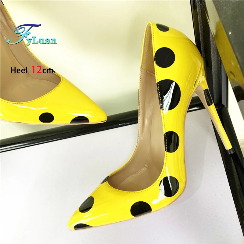 

Весенне-летние новые повседневные женские туфли-лодочки без шнуровки, черные женские желтые туфли на высоком каблуке с острым носком в горошек ﻿