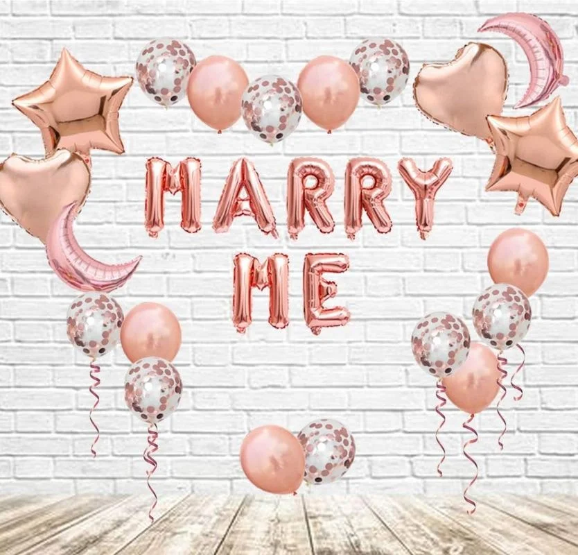 لافتة حروف بالونات من Marry Me مع بالونات على شكل قلب على شكل نجمة قمر لحفلات الزفاف وعيد الحب