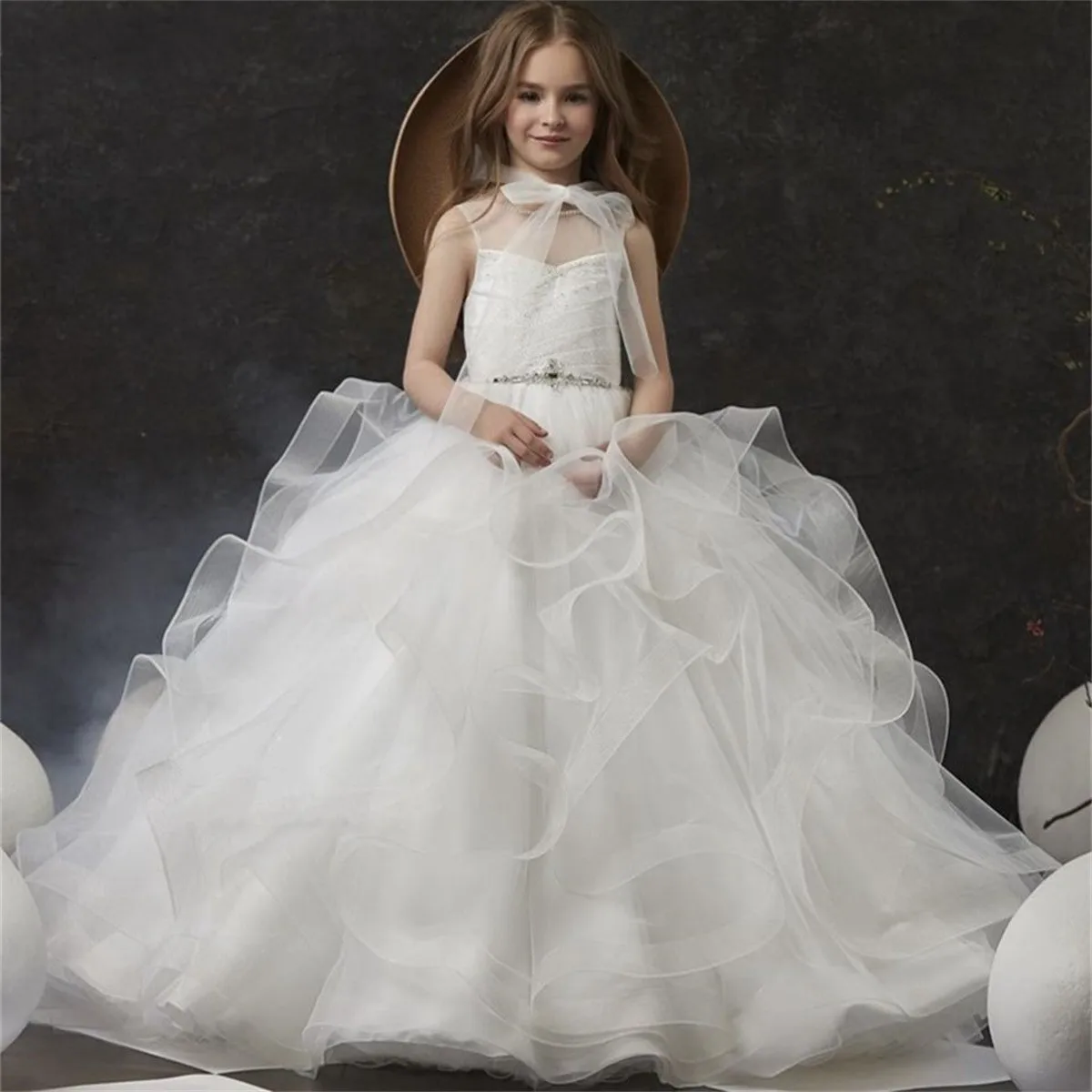 

Elegant White Tulle Ruffles Flower Girl Dresses For Wedding Sleeveless O-Neck Sparkly Beaded Princess First Communion Gowns