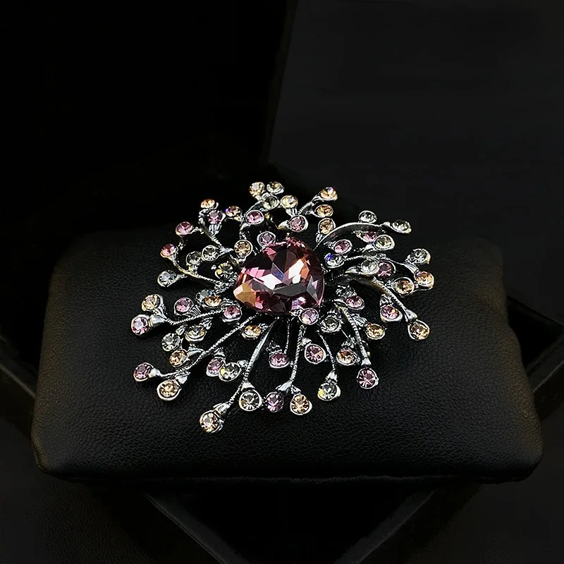 Exquisite Retro Full Rhinestone Large Brooch Elegant Flower Big Pin for Women Coat Overcoat Suit Corsage Accessories Jewelry 950