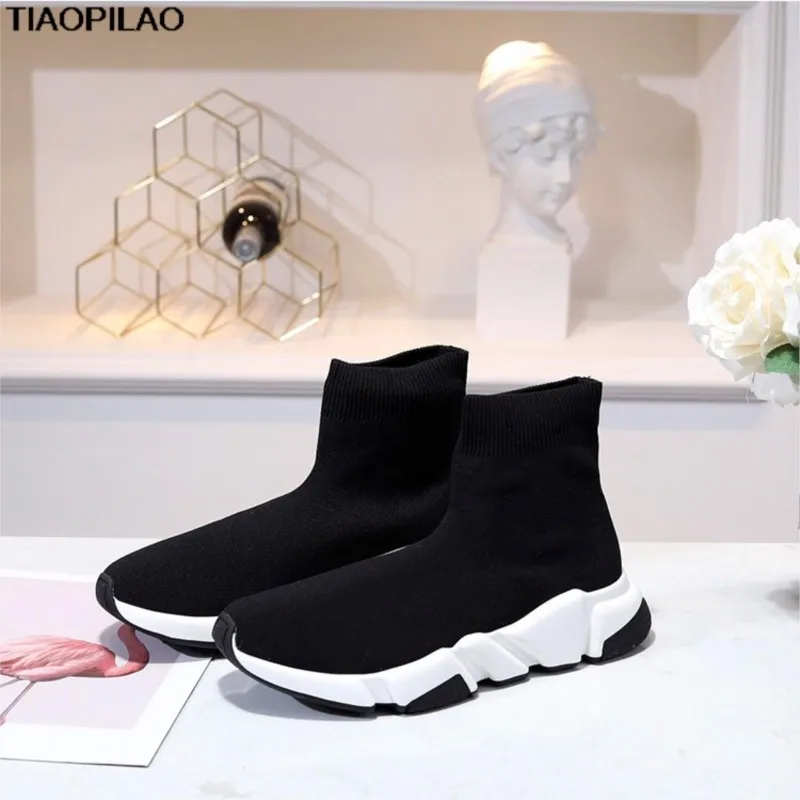 Dames hommes de haute qualité marque hommes chaussettes chaussures légères et confortables chaussures de sport de course tricoté femmes chaussures 35-45