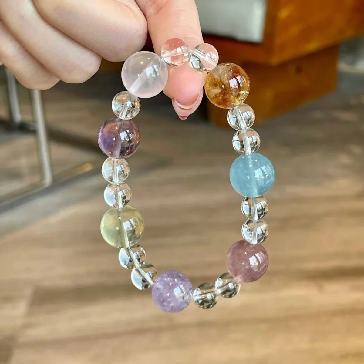 

Natural Multi-treasure Crystal Bracelet, Amethyst Sea Blue Treasure Women's Bracelet, Light Luxury Fashion Jewelry.