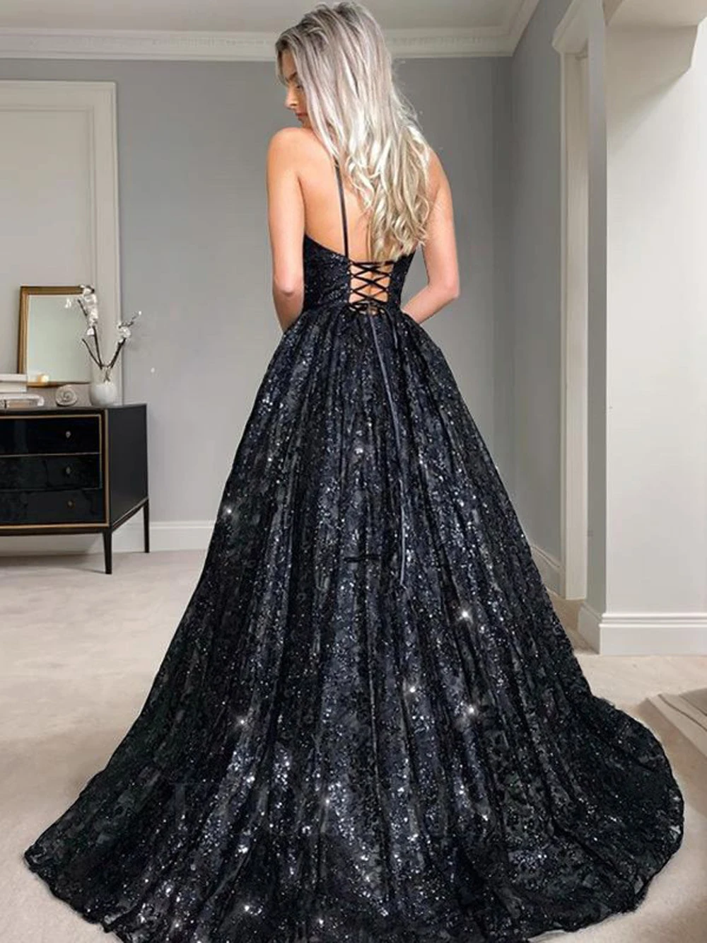 Spaghetti Straps Black Evening Dresses For Women Sequin Tulle A Line V Neck Backless Vestido De Gala Wedding Formal Party Gowns