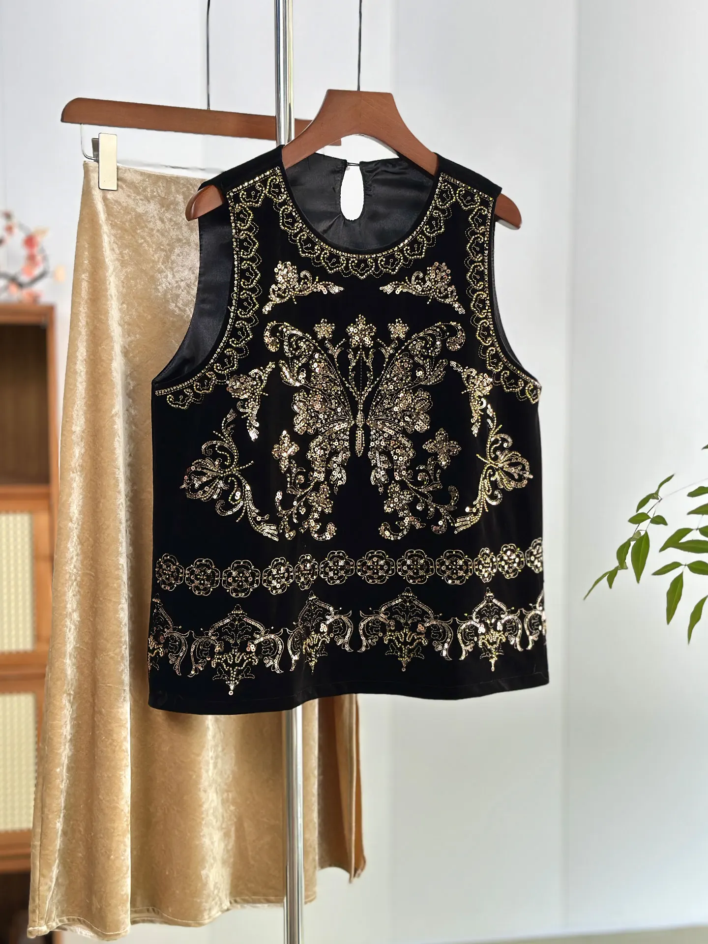 

Black Machine Embroidery Velvet Vest Coat Women's Top Short New Chinese Style High-Grade Spring and Autumn