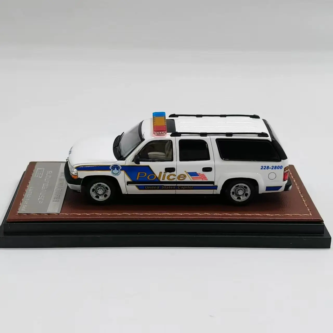 MK Diecast 1/64 Scale Chevrolet Suburban Police Car Model Alloy Chevrolet Suburban Off-road Vehicle Model Collectible Ornaments