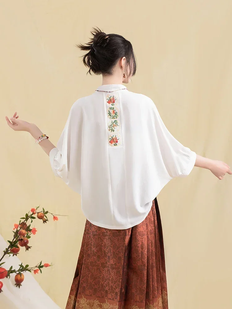 

UMI MAO Chinese Hanfu Femme Ming Made Woven Gold Horse Face Skirt With Improved Short Sleeved Cardigan Hanfu Women's Daily Life