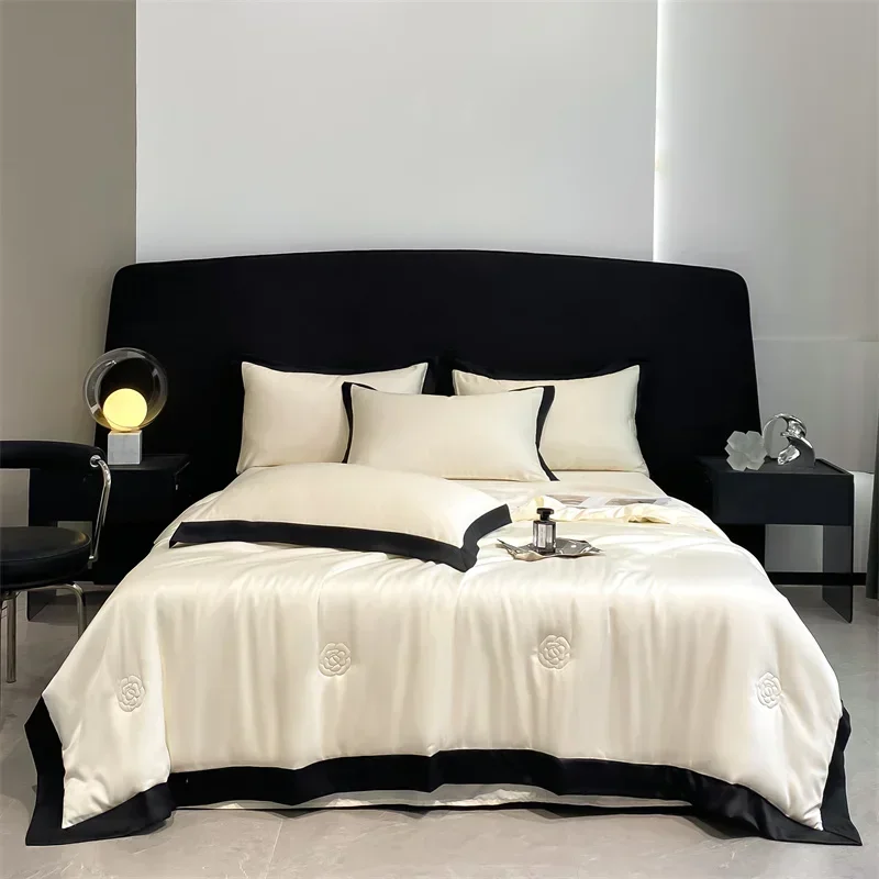 100% Washed Silk Quilt for Summer Embroidery Smooth Ice Cooling Bedspread Silky Blanket for Beds Luxury Summer Comforter for Bed