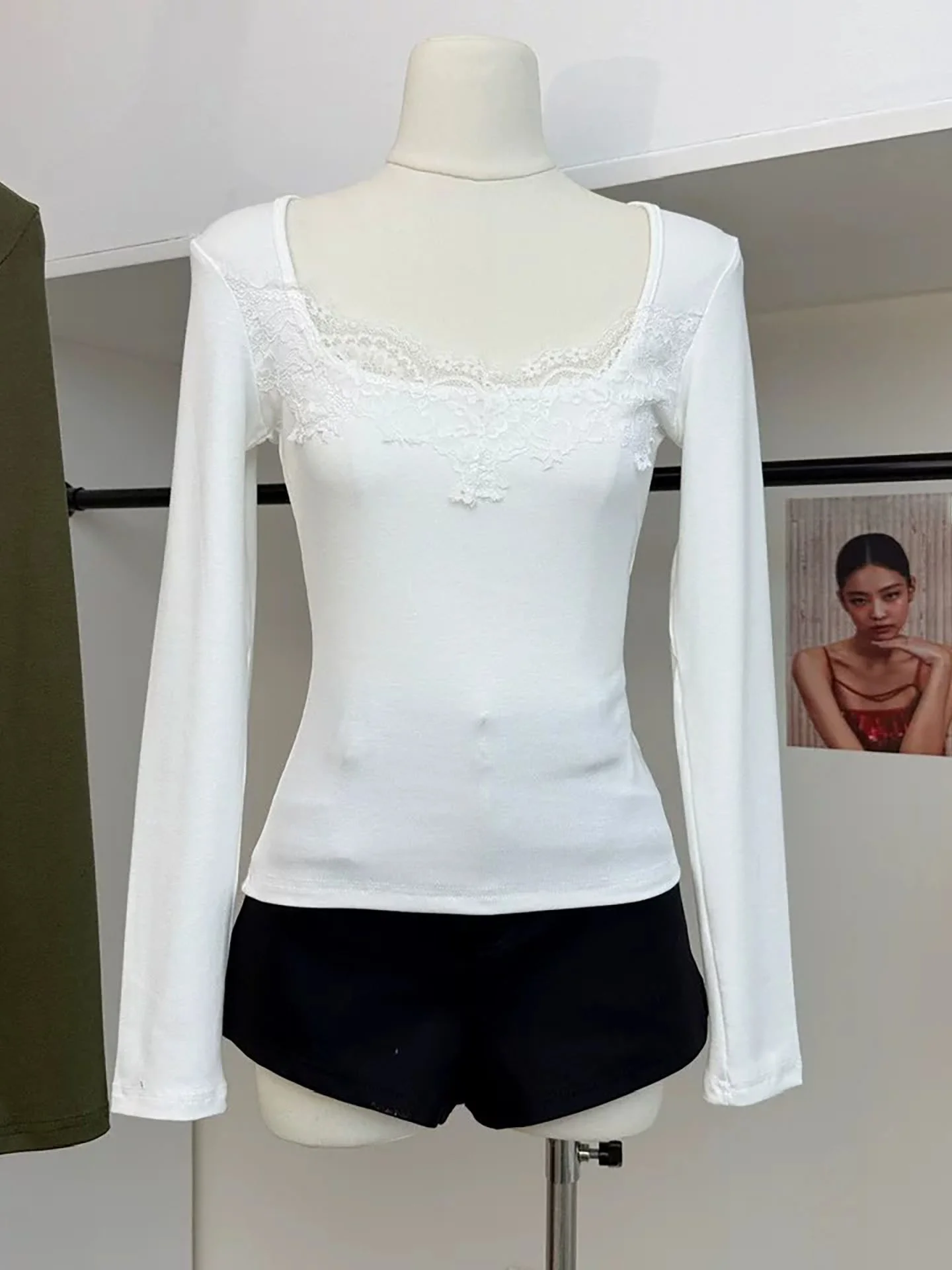Slim Fit Long Sleeve T-Shirt Women's New Style Deep Green Lace Splicing Waist Cinching Versatile Base Top Casual Style Knitted