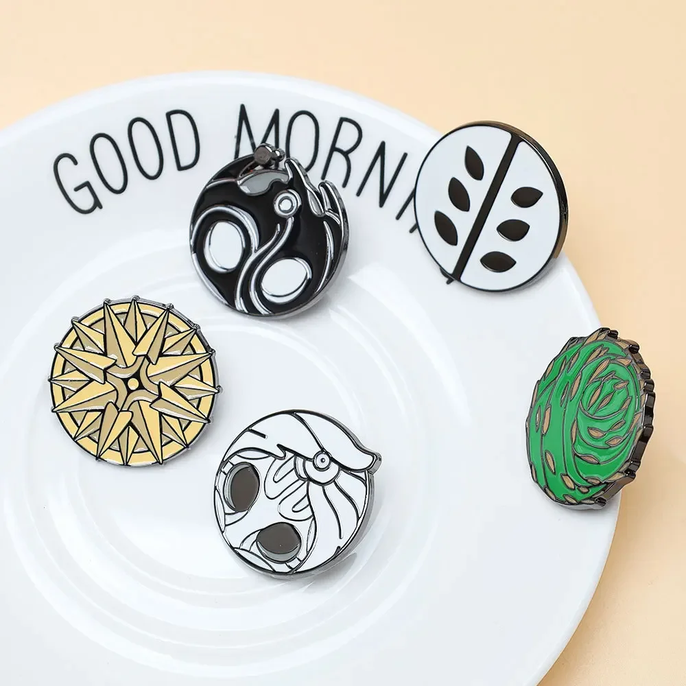 

1/5Pcs Hollow Knight 2 Game Peripherals Anime Cosplay Backpack Brooch Accessories Pendant for Fans Backpack Clothes Collectibles